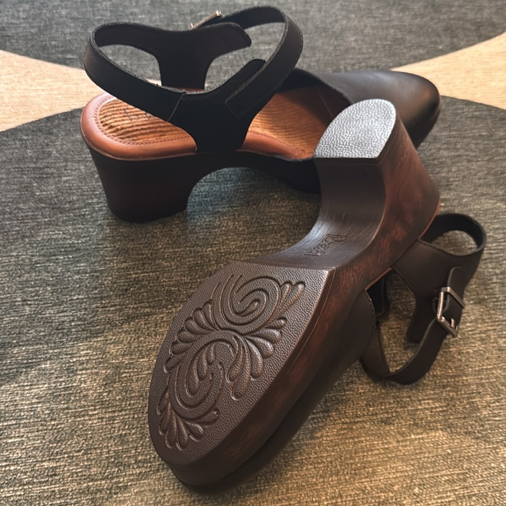 b.o.c. Black Slingback Sandals - Picture 3 of 5